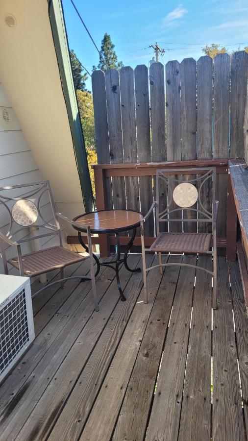 Angel Cottage With A Sauna Or The Cozy With A Jacuzzi Tub, Both Are Studios With A View Of Mount Shasta Εξωτερικό φωτογραφία