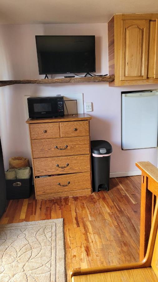 Angel Cottage With A Sauna Or The Cozy With A Jacuzzi Tub, Both Are Studios With A View Of Mount Shasta Εξωτερικό φωτογραφία
